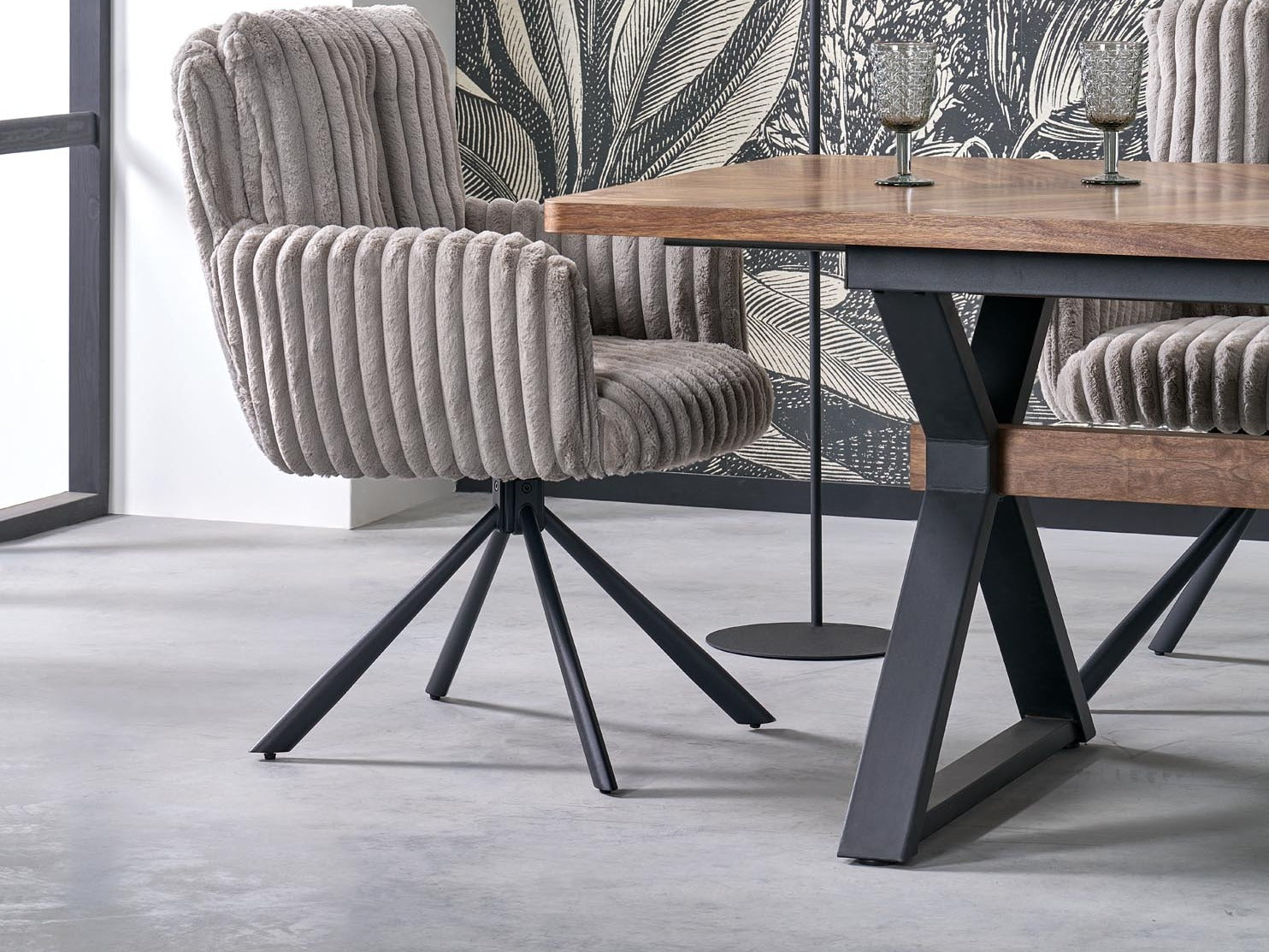 Kėdė K572 kėdė, V-CH-K/572-KR-POPIELATY (Pilka + Juoda)